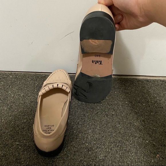 TATA Pink-toned Beige Patent Leather Loafer - Picture 8 of 11